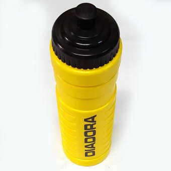 Бутылка для воды спортивная Diadora 0,75л пищевой пластик, цвет желтый WB8001